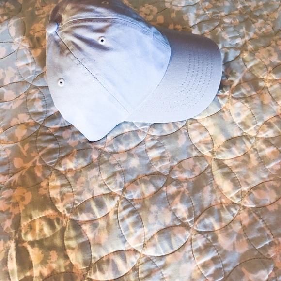 Women’s Caps - Picture 6 of 16